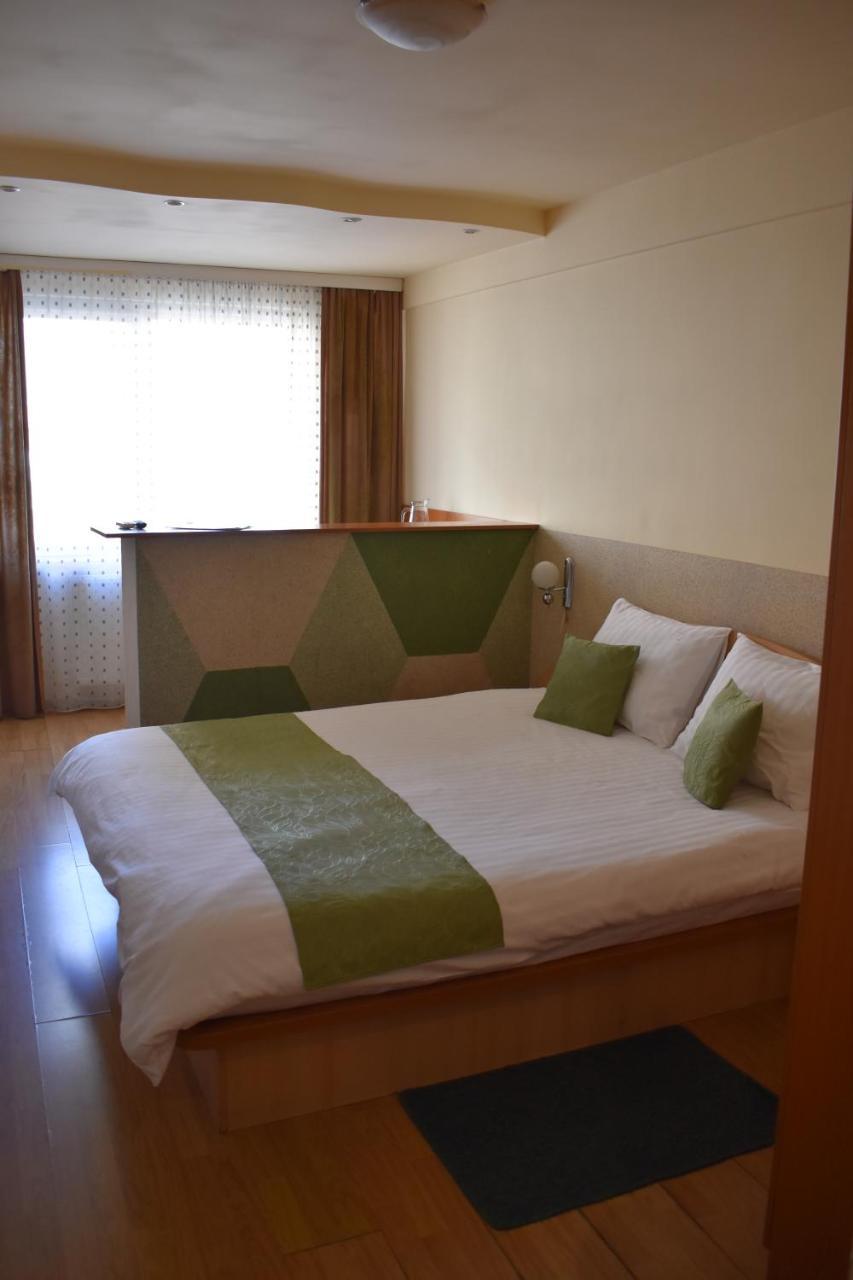 Hotel Zimbru Kaloşvar Dış mekan fotoğraf
